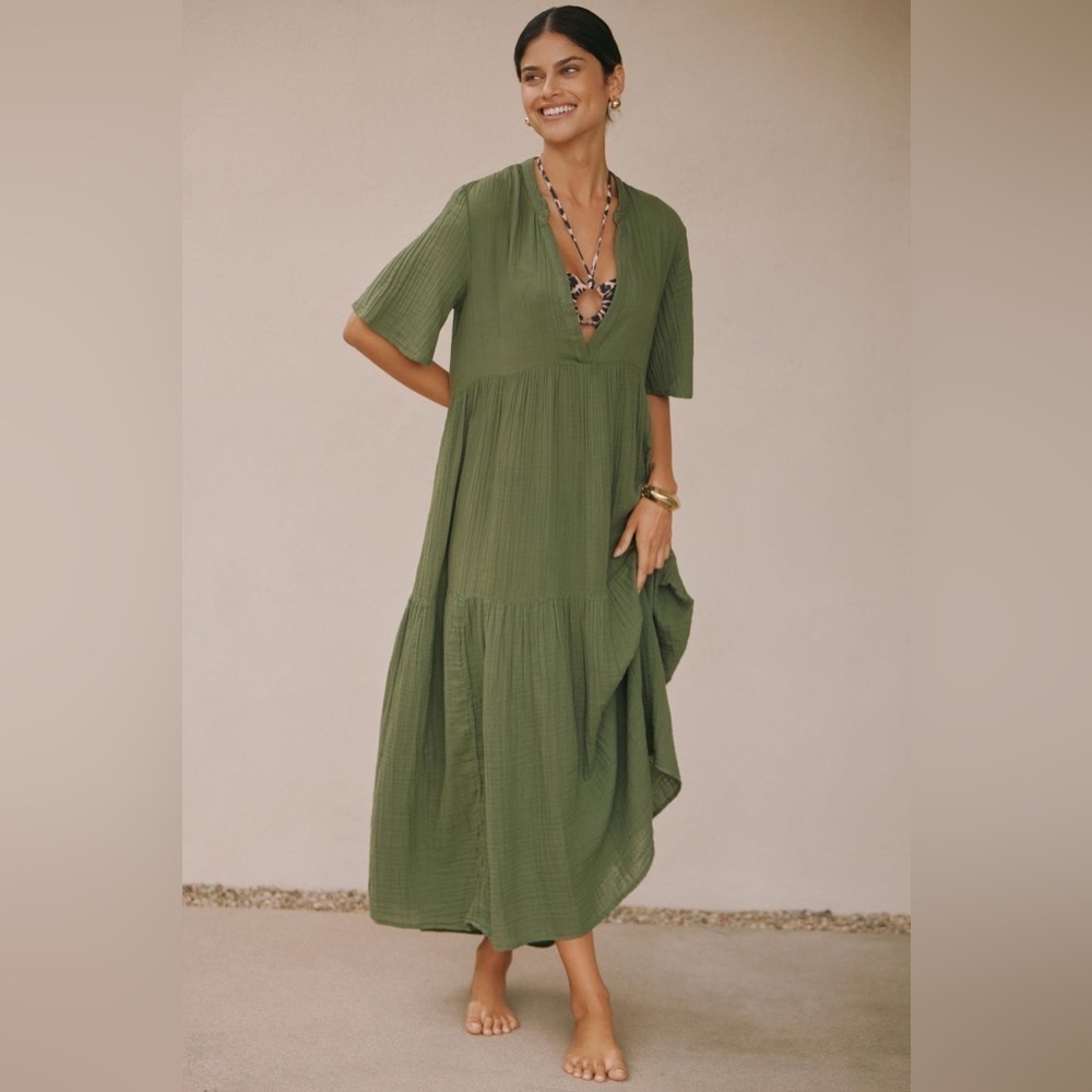 NWT! The Kallie Flowy Maxi Dress in seaweed green - Size XXS 🏵️